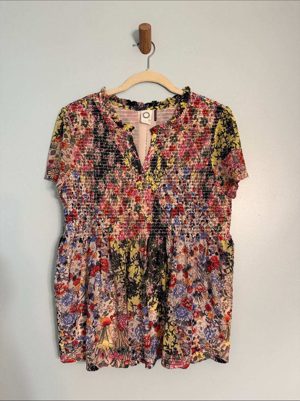 Anthropologie Akemi + Kin Floral Smocked Short-Sleeve Shirt Top - Multicolor